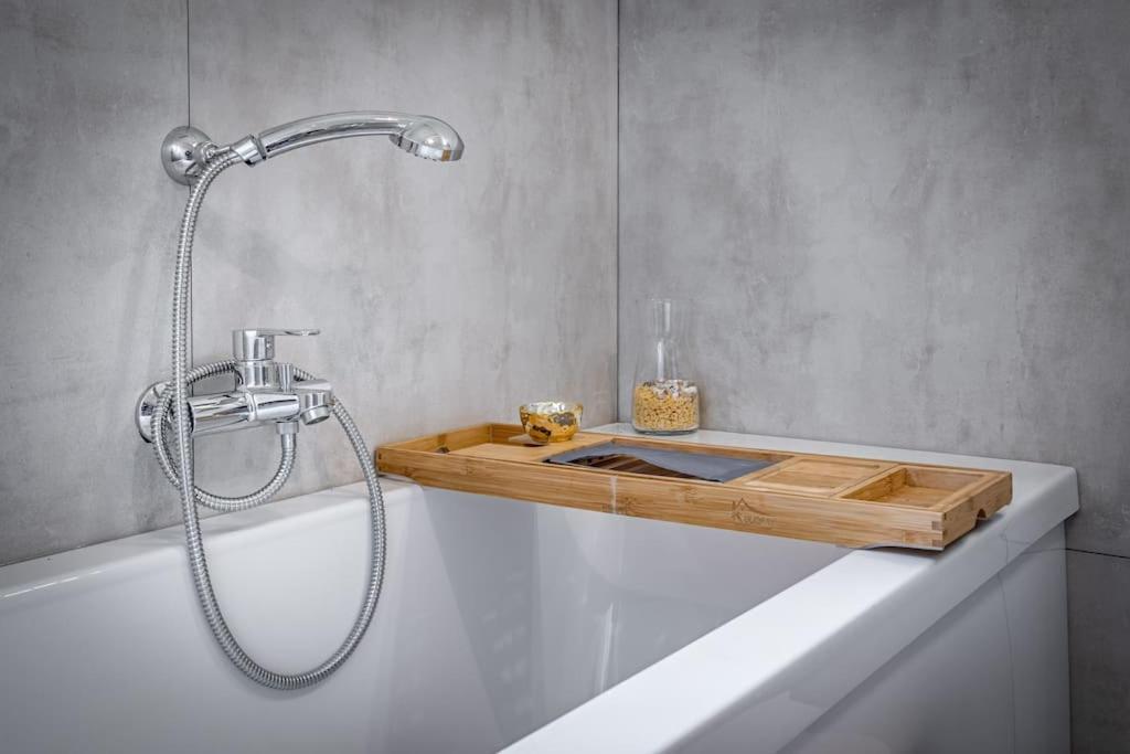Luxury Limonaia With Jacuzzi Near Florence San Jacopo al Girone Luaran gambar