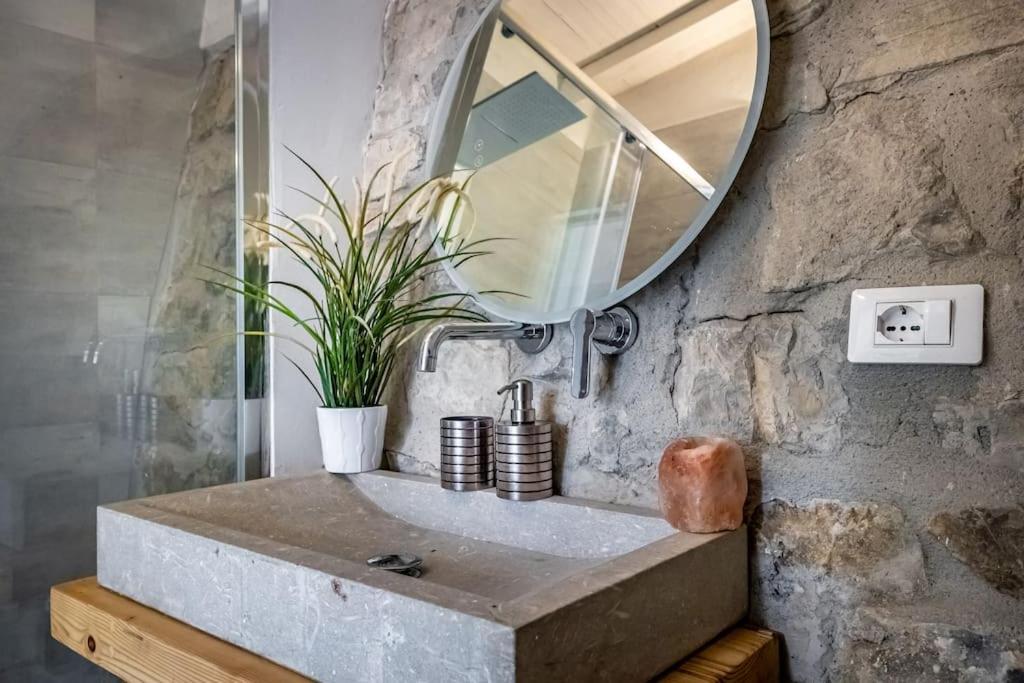 Luxury Limonaia With Jacuzzi Near Florence San Jacopo al Girone Luaran gambar