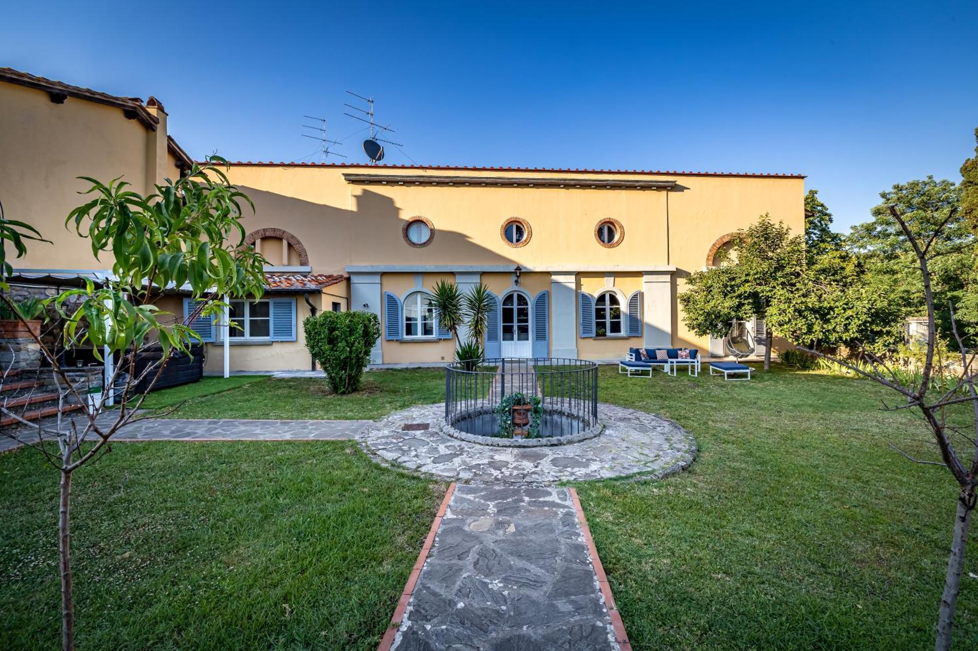 Luxury Limonaia With Jacuzzi Near Florence San Jacopo al Girone Luaran gambar